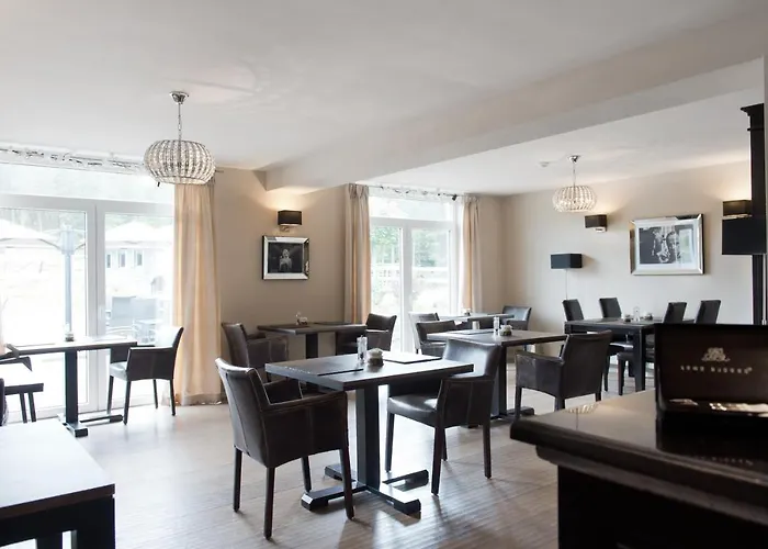 Flora & Fauna (adults Only) 3*